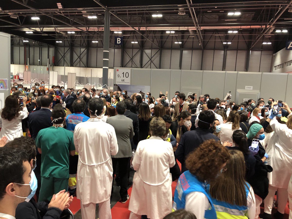 Monica_Garcia_G's tweet image. Este multitudinario acto en el IFEMA en pleno confinamiento lo ha promovido el Gobierno de Madrid como colofón a su campaña propagandística.
Han utilizado IFEMA y a los cientos de sanitarios que se han dejado la piel como herramienta de propaganda.
Lo de hoy es vergonzante🤦‍♀️