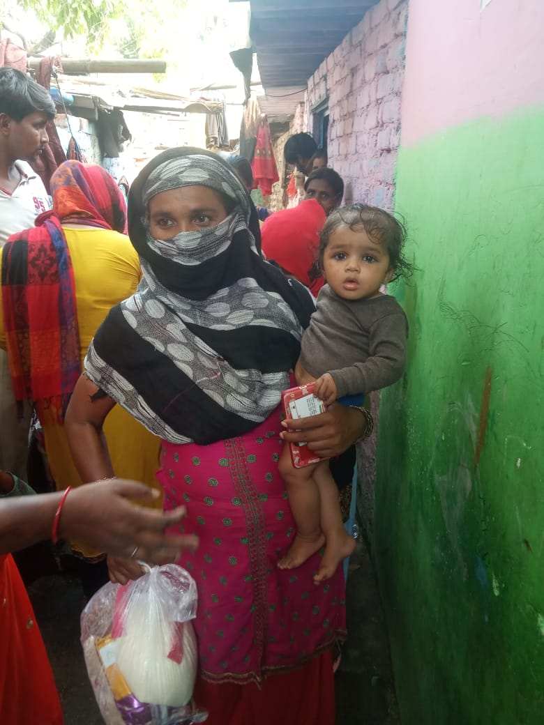 Matri_Sudha's tweet photo. Matri Sudha has prepared 500 Young Child Nutrition Kits (age less than 6 years) with support from @hcnfindia and @DCPCR which is assisted by @RanjanaPrasad8 Ji as a relief response to COVID-19. 
Thank you @CAHM_hunger_mal  volunteers in distribution. https://t.co/HKjsKKfkLs