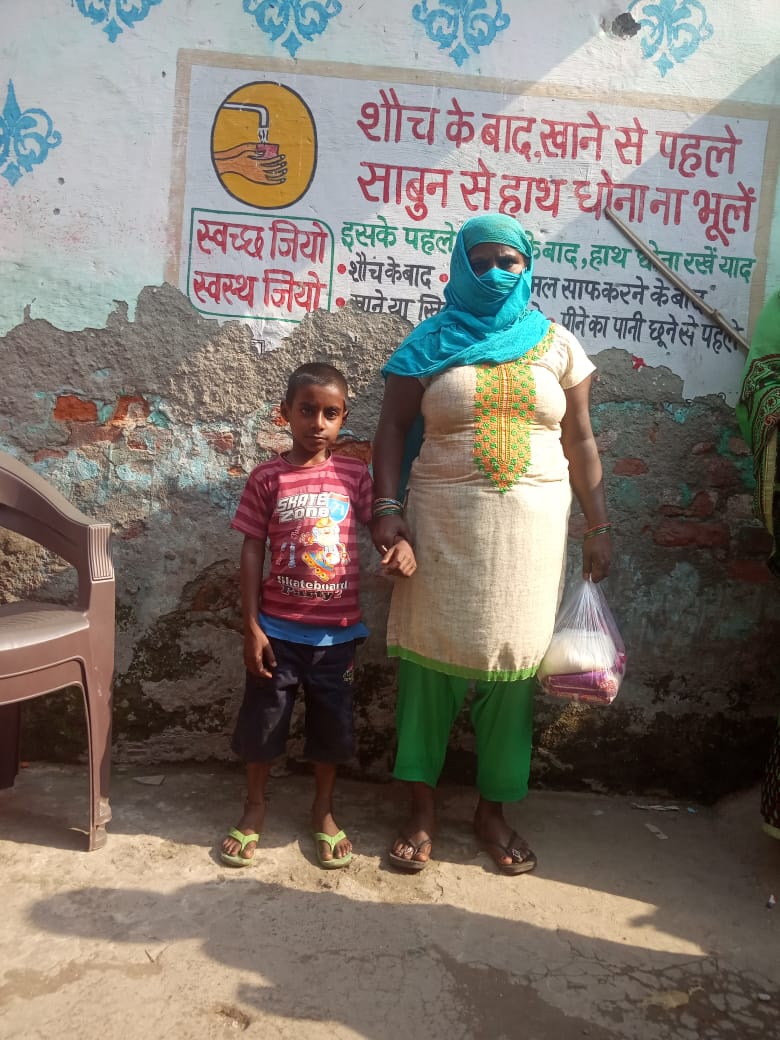Matri_Sudha's tweet photo. Matri Sudha has prepared 500 Young Child Nutrition Kits (age less than 6 years) with support from @hcnfindia and @DCPCR which is assisted by @RanjanaPrasad8 Ji as a relief response to COVID-19. 
Thank you @CAHM_hunger_mal  volunteers in distribution. https://t.co/HKjsKKfkLs