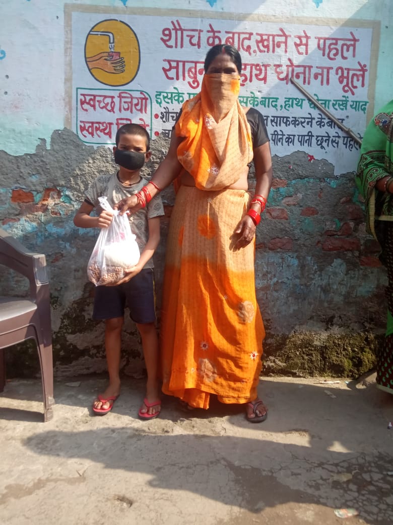 Matri_Sudha's tweet photo. Matri Sudha has prepared 500 Young Child Nutrition Kits (age less than 6 years) with support from @hcnfindia and @DCPCR which is assisted by @RanjanaPrasad8 Ji as a relief response to COVID-19. 
Thank you @CAHM_hunger_mal  volunteers in distribution. https://t.co/HKjsKKfkLs