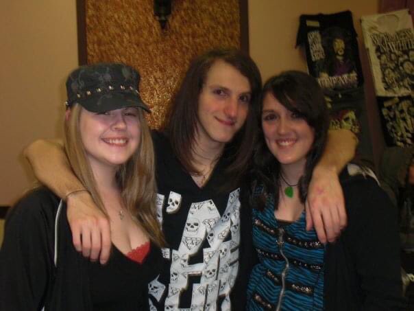 ctupperart's tweet photo. @ChrisMotionless Huge smiles!! Thanks for sharing ☺️💜... My friend found these photos we took with Frankie at the VFW post show in Melrose, MA. Thought you might appreciate the memories as much as I did. Stay safe! https://t.co/vxeHiHyAjL