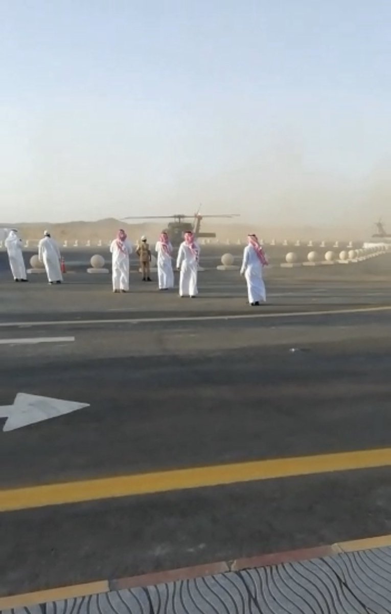 TABALH_'s tweet photo. #تباله_الان
سمو سيدي الأمير /تركي بن طلال
امير منطقة عسير قام بجوله تفقديه لنقاط الفرز الواقعة على منافذ المنطقة #وكما #عهدنا من سموه حب #الوطن #الإخلاص في العمل الحفاظ على #سلامة_الجميع
عدم التهاون في العمل في ظل الأزمات
ونسال الله لكم التوفيق والسداد وان تنجلي هذه الغمه قريباً https://t.co/pYvcj7LQmj
