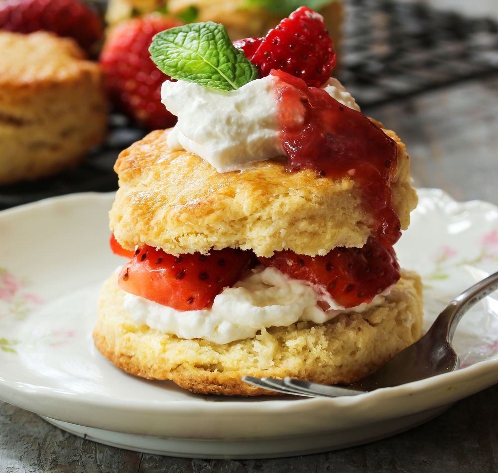 Look out for our new online baking classes starting this month. Excellent value at only £10 each. Get ready  for summer teas and lazy picnics with our Strawberry Shortcake class on 13th and 16th May. 
Book online at  ow.ly/PCLE50ztV71