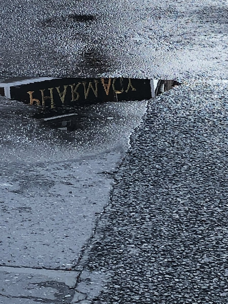 JameboLib's tweet image. First photo done for our #2kmphoto challenge. Prompt for today = reflection. Join us! It’s so easy and fun! #CreateToEscape #artyfartyphoto