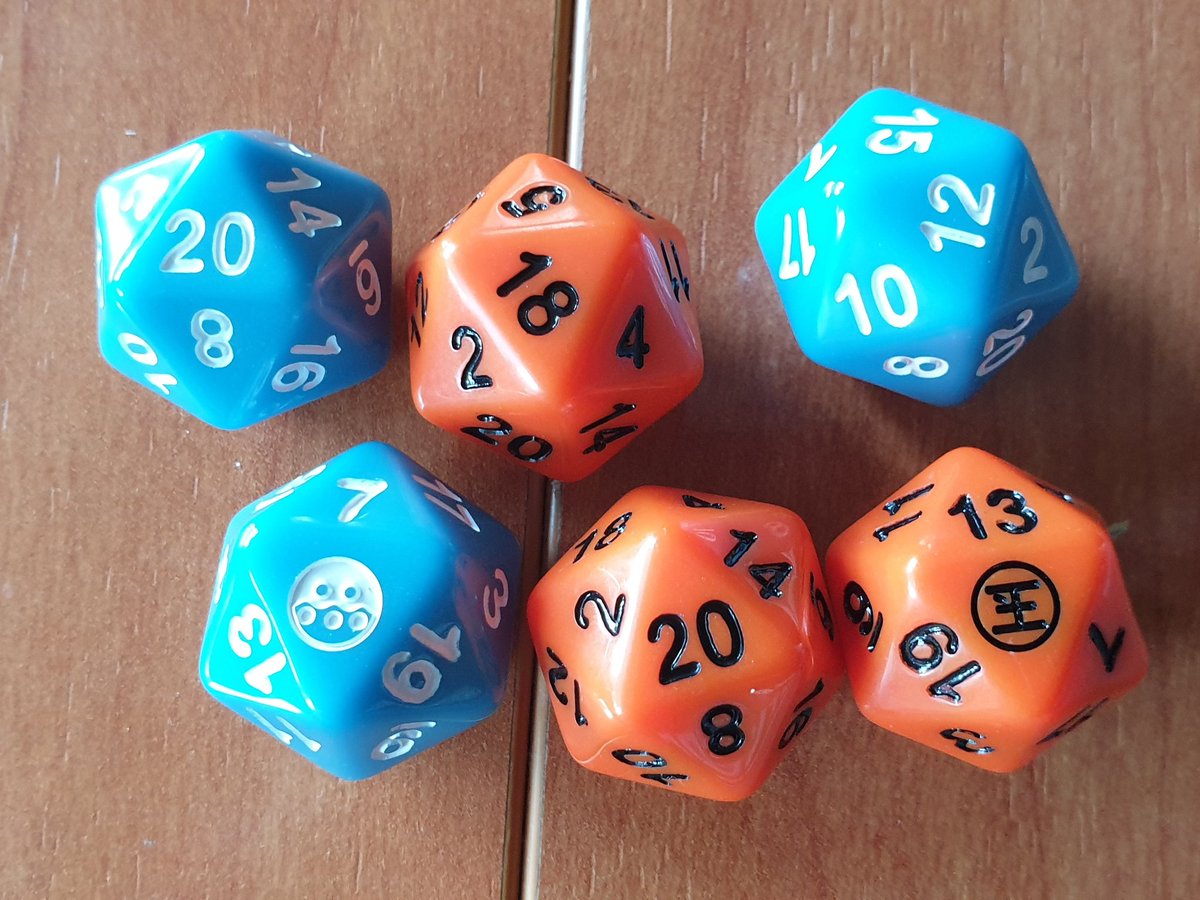 mcallus's tweet image. Hacía muchísimo que no añadía #dados a mí colección pero tenía pendiente abrir la caja de #OperationKaldstrom y ahora tengo 6 nuevos 🙂
#dice #d20