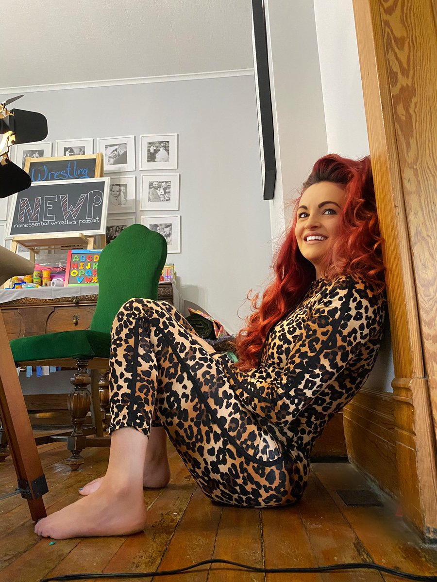 marialkanellis's tweet photo. My husband brings you his POV for the next 31 days. Messy house, kids, dogs, and all of the craziness. #LeopardQueen #stayhomephotoshoot #tigerking #StayHome #diningroom #nonessentialwrestler #NonEssentialFamily https://t.co/6Wc84MC2bD