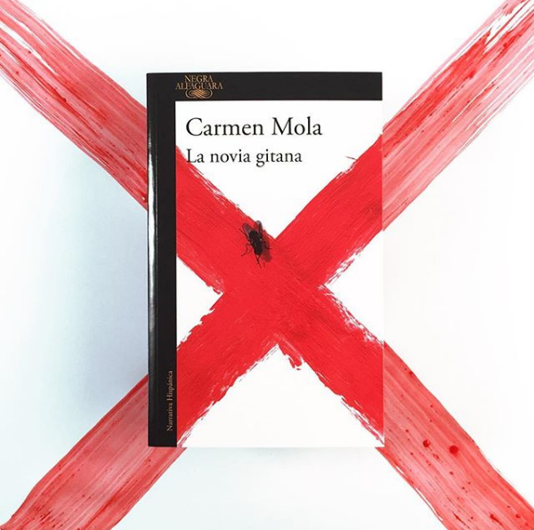 casadellibro's tweet photo. La novela policíaca más revulsiva de la literatura española.

#EmpiezaALeer 'La novia gitana' 👉 https://t.co/q4PxSo5mOU, disponible en nuestra tienda online.

@megustaleer @Alfaguara_es https://t.co/gvNzHGn506