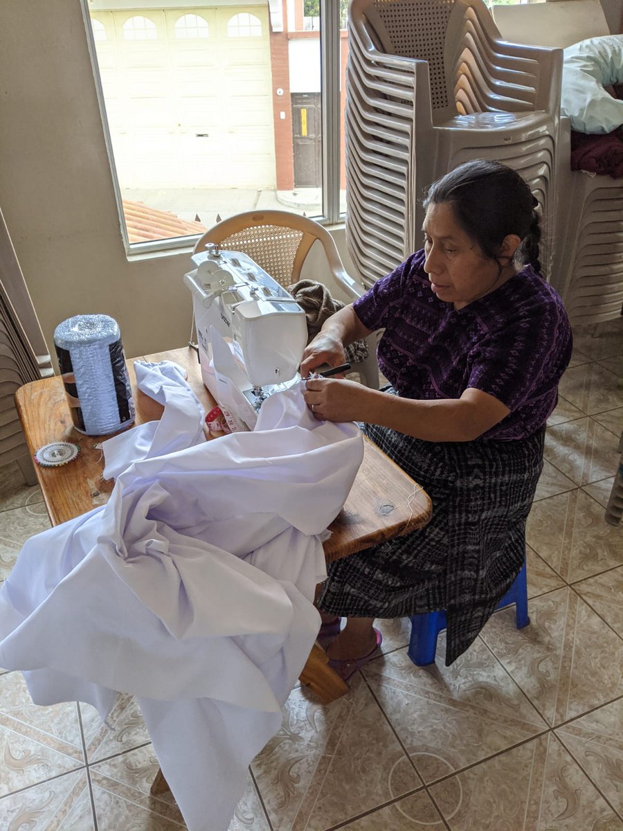 Azucena is busy sewing surgical gowns (batas) so that we can continue to properly dispose of the gowns after a #birth. These days, with new #regulations due to #coronavirus, the #midwives are doing everything they can to #protect #patients. Want to help us? Link in bio to donate!