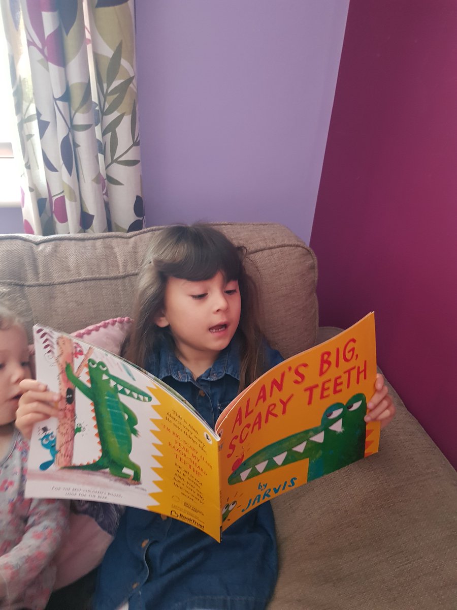 LonghillPrimary's tweet image. Isabella and Abigail have been caught reading! Well done girls, enjoy your books. 🙂 Who will be next to #getcaughtreading? #LPSHull #EYFSReading #StayHomeStaySafe