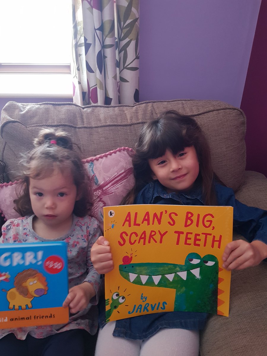 LonghillPrimary's tweet image. Isabella and Abigail have been caught reading! Well done girls, enjoy your books. 🙂 Who will be next to #getcaughtreading? #LPSHull #EYFSReading #StayHomeStaySafe