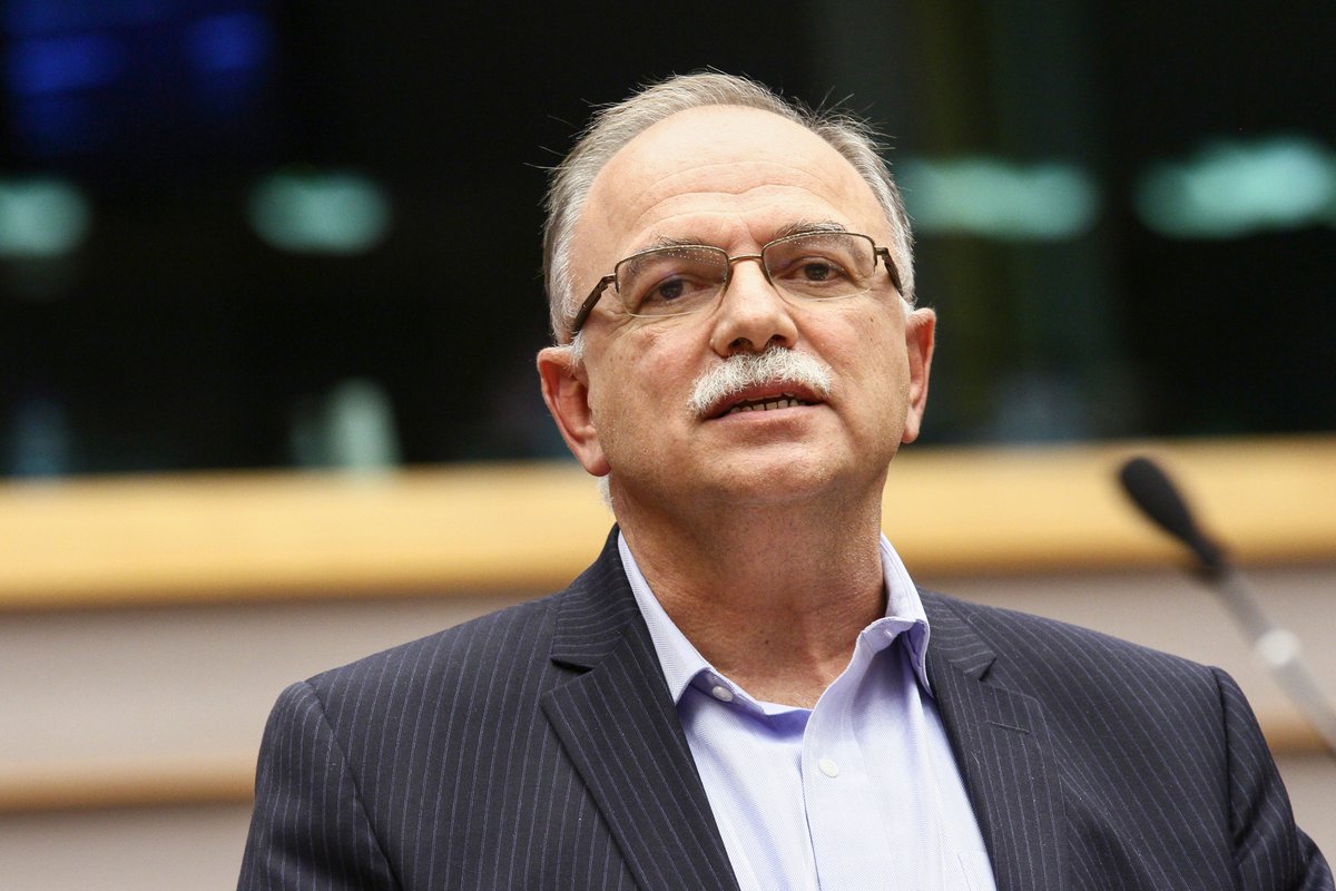 papadimoulis tweet picture