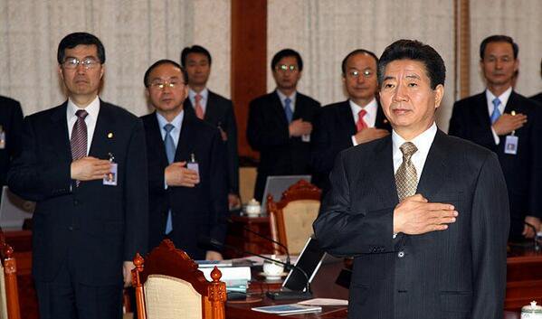 2007년 오늘(5월1일) 노무현 대통령, 국무회의 발언  
“개혁입법·민생입법의 통과가 국회에서 지체되고 무산되어버려 수조원의 손실이 발생했습니다. 한나라당의 사학법 연계전략은 일종의 ‘인질정치’', '파업정치’라고 밖에 볼 수 없습니다.”