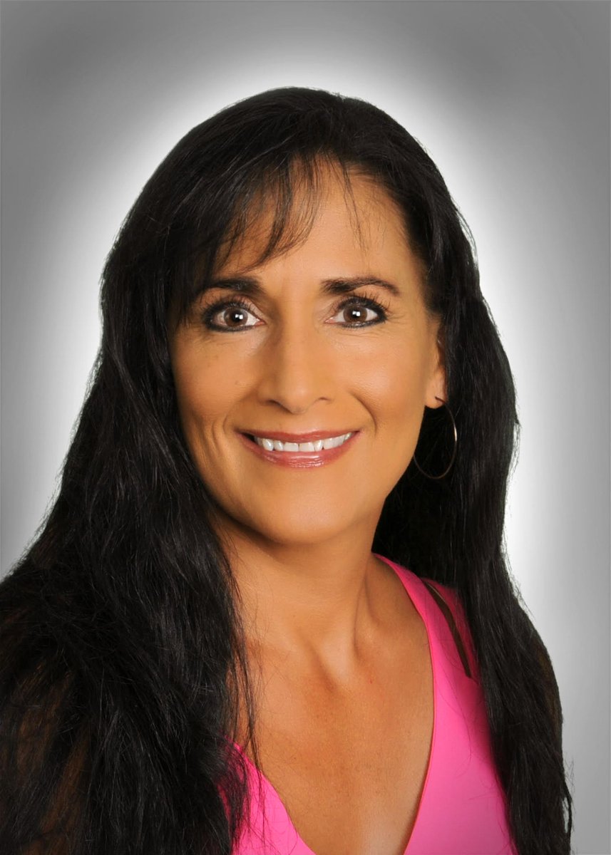 For today's #AgentFeatureFriday meet Linda Butterfield! Linda truly cares about her clients and wants to make sure they get exactly what they need from a real estate transaction.

You can contact Linda at:
208-957-3662
lindabutterfieldrealestate@gmail.com
bit.ly/2yWletG