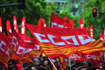 pina_lasheras's tweet photo. Hoy el discurso del 1 de mayo a sido raro raro. Aquí lo podéis ver y oír. @CCOOAragon @CCOO 
#1deMayoCCOO #OtroModeloEsNecesario 

https://t.co/AO79H8PnlD https://t.co/STQkNjMxIL