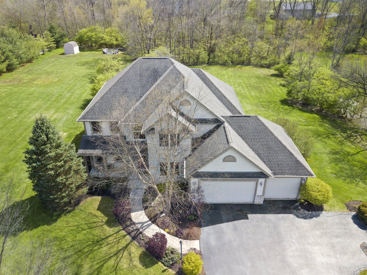 For Sale: 3982 Meadow Knoll Rd, Delaware, OH 43015
Follow this link for more information and a Zillow 3D tour.
zillow.com/view-3d-home/5…