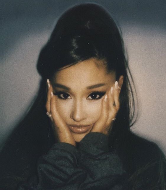 hopelessm00n's tweet photo. please let ariana play the role of Megara in the Hercules Live Action Movie 🥺 https://t.co/NAwhv6YKEx