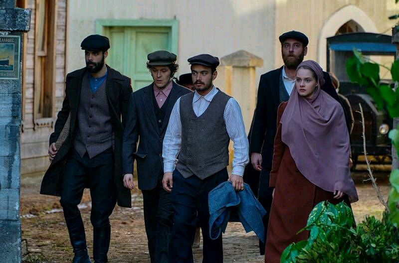 NysaMergen's tweet photo. Hilâl 🌙

#VatanımSensin 

#SenanKara #SelmaErgeç #AhmetUğurSay #AliHikmetKürekci #ErmanCihan #GencoÖzak #AhmetRıfatŞungar #FatihArtman https://t.co/PaYftUiOcz