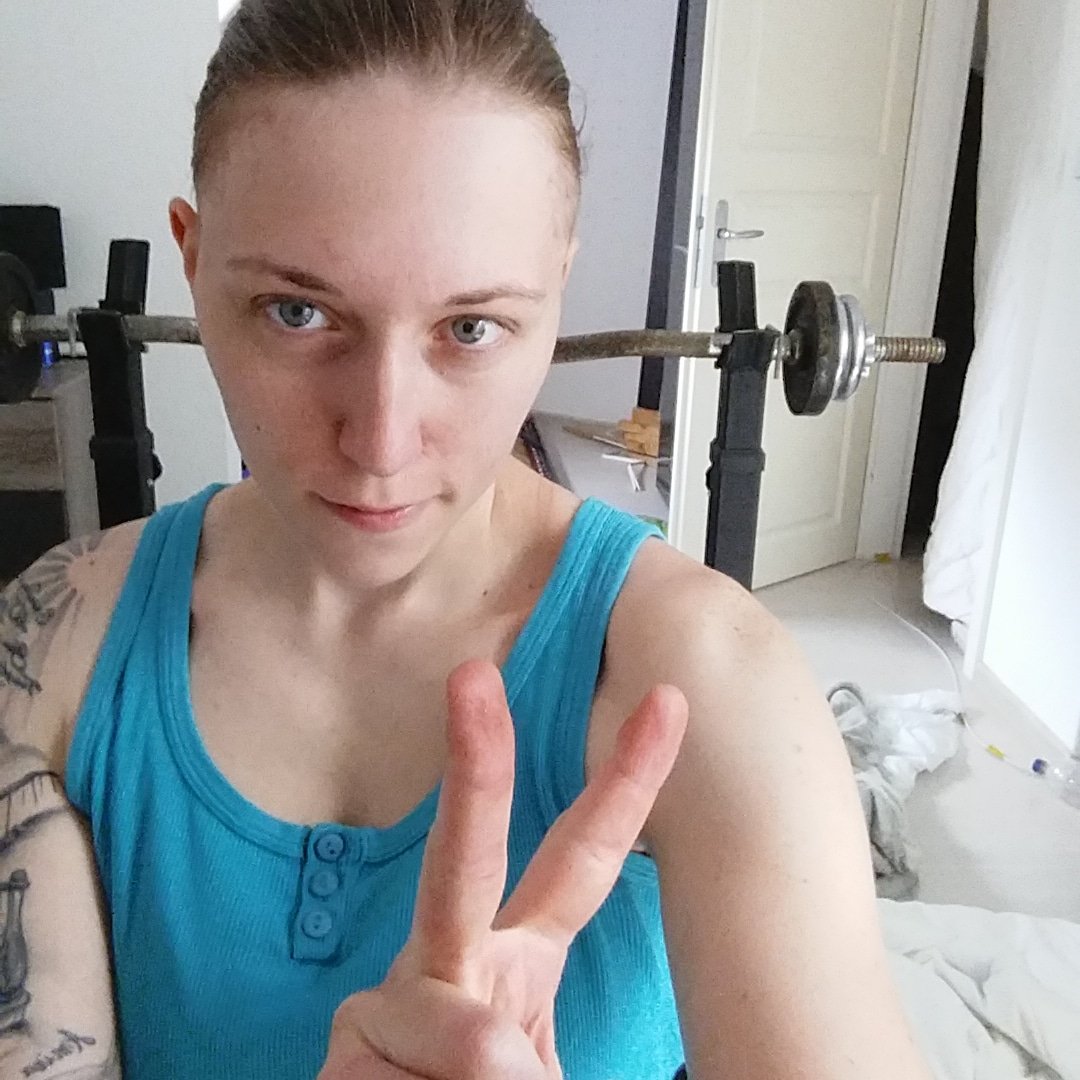 94_blondi's tweet photo. Wieder bissel Sport gemacht.  
#bodybuilding #fitness #fitnessathome #sport #sporttutgut #training #selbstliebe #sportsucht #körper #Bewegung #fit #livestyle #ernährung #gesundessen #gesundheit #Motivation #sportmotivation https://t.co/0ild25lamL