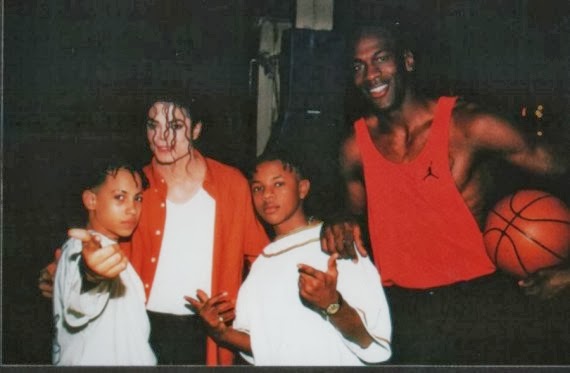 Slået lastbil indsigelse Bug Editorial Applehead Team on Twitter: "Michael Jackson, Kris Kross y Michael  Jordan #MichaelJackson https://t.co/mD24u2Ej9w" / Twitter