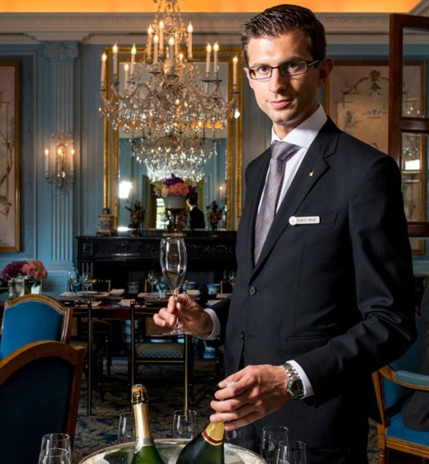 Time to put the sommeliers in the spotlight: Fabio Masi bit.ly/3fbxO90 #interview #Italy #Switzerland 🇮🇹🇨🇭<a href="/AspiSommelier/">Aspi</a>