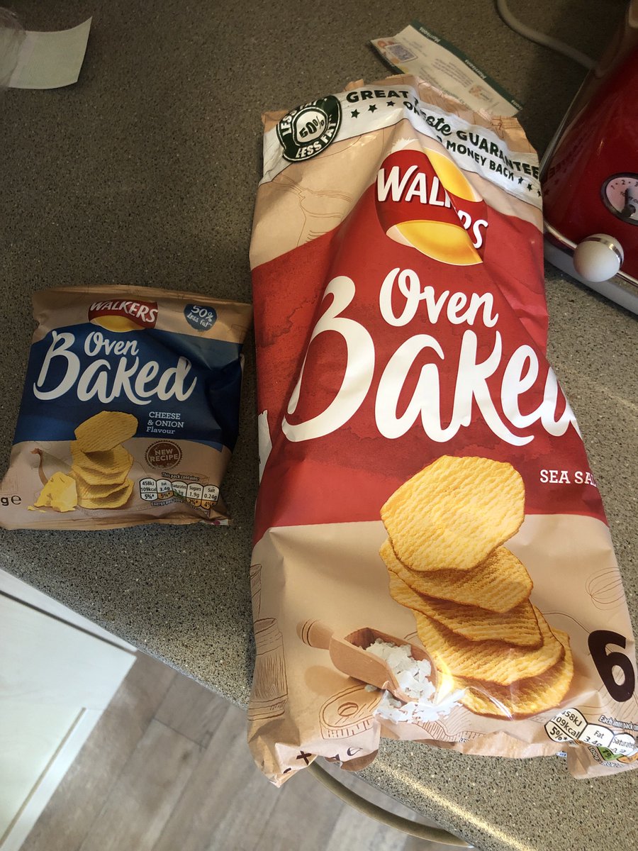 Bruntaz's tweet photo. This came out of the big bag and I am not happy. If it was salt and vinegar I’d have been like “ooh free vinegar” but I wanted neither cheese nor onion and received no salt. Disaster. @walkers_crisps https://t.co/52AOtXFBFi