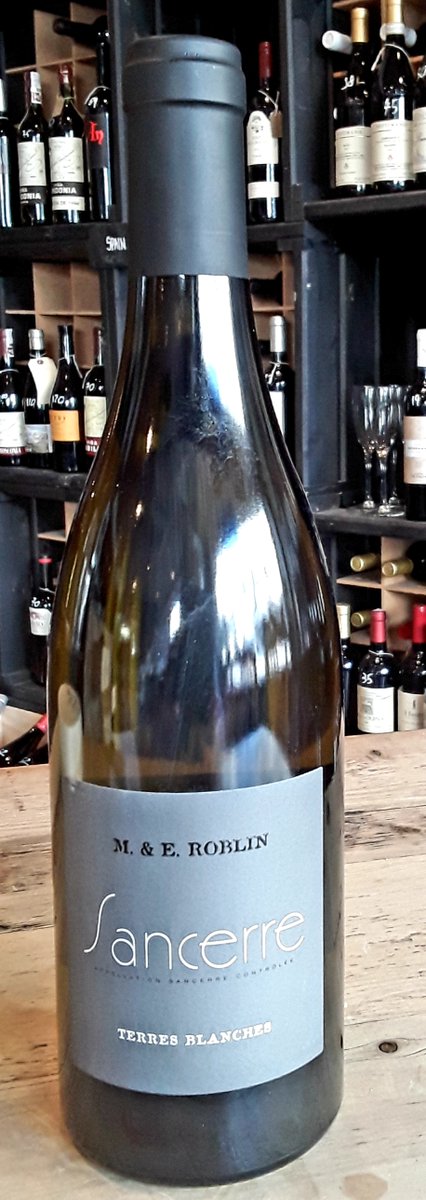 CasesClubHove's tweet photo. Sancerre Terres Blanche. Perfect for International Sauvignon Blanc Day. Ripe melon and pear balanced with pithy grapefruit. #internationalsauvignonblancday #sancerre #loirewines #instawine #brighton #hove #winegeek https://t.co/s7CkscECUv