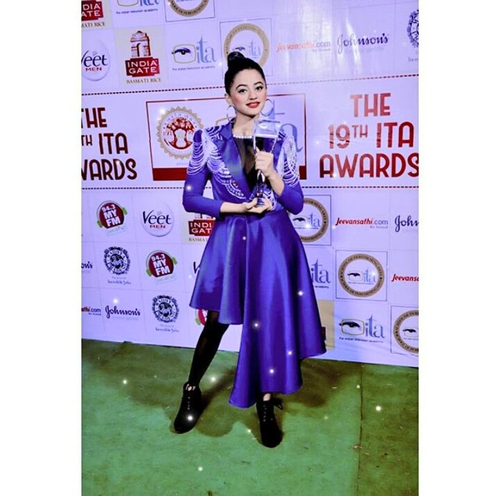 HellyTurkey's tweet photo. I eat that pose of you🎀🌈🎈@OfficialHelly7
#IshqMeinMarjawan2 #india #Aashi #Niti #turkey #Mor #HellyShah #Helly #HellyTurkey #Devanshi #Saroon #Kainat #Saltanat #princess #Queen #Modern #Natural  #SufiyanaPyaarMera #SPM #HS #KhushiyonKiiGullakAashi #BıçakSırtı #Swaragini #Swara https://t.co/6Xs0XmL9PI