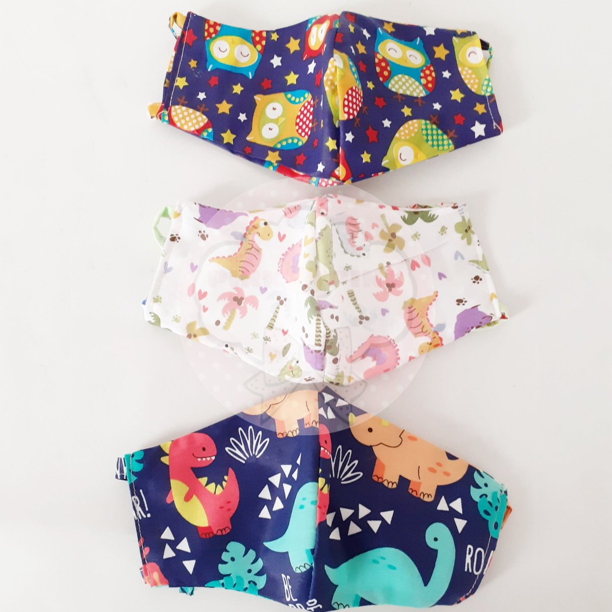 Hi... Mommies.. stay safe dengan pakai cotton mask ini. Bisa couple2an sama anak lhoo. Harga Nya 10,000 aja :)