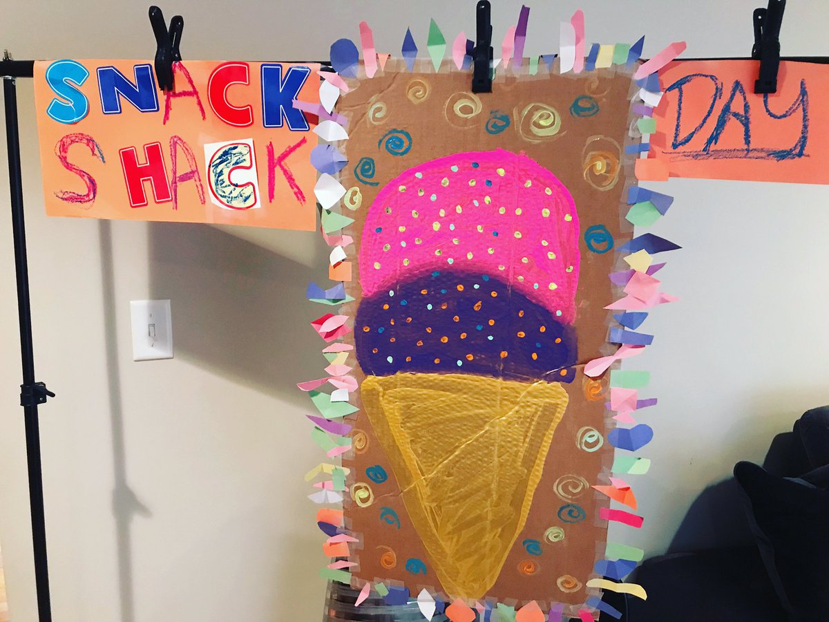 amieleigh76's tweet photo. Today’s #backdropart #art is a celebration of my favorite ice cream place here in my hometown #thesnackshack - the best ice cream and nicest employees #arttherapy #isolationart #wilkesbarre #ringcentralmeetings #alonetogether #icecream #sprinkles https://t.co/9lst3Ns908