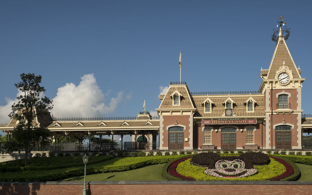 florida_escapes's tweet photo. Check Out the Spectacular Colors of Spring at Disney Parks Around the World: https://t.co/RMOnmgYvbL https://t.co/1ydPjCEeMO