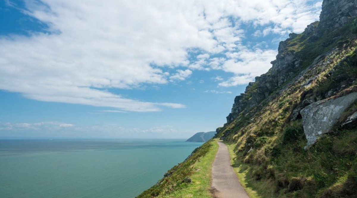 One of our favourite things to do in Devon is take a walk along the South West Coast Path. 630 miles of stunning scenery and is the longest Natural Trail in the country.
southwestcoastpath.org.uk
#thingstodoindevon #devonholidays #holidaysindevon #thingstodoinsouthdevon