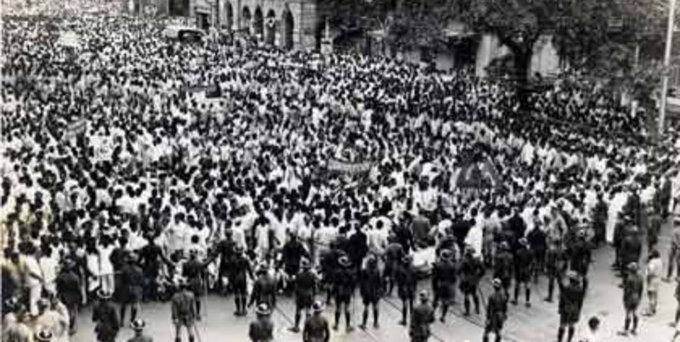 KetanJoil's tweet photo. मुंबई आणि म्हैसूर यांच्यातील सीमावादावर तोडगा काढण्यात अपयश आल्याने मुख्यमंत्री यशवंतराव चव्हाण यांच्या राजीनाम्याची मागणी करण्यात आली. तारिख होती ०३ ऑगस्ट १९५९.
#महाराष्ट्रदिन
#स्वायत्त_महाराष्ट्र
#MHAutonomy
#maharashtraday https://t.co/zPQKusp70b