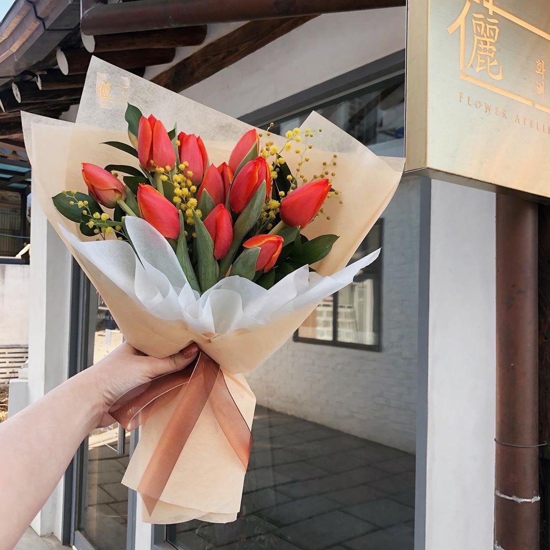 floralposts's tweet photo. Tulip bouquets 🌷💐 https://t.co/bjgg7Lo7jh