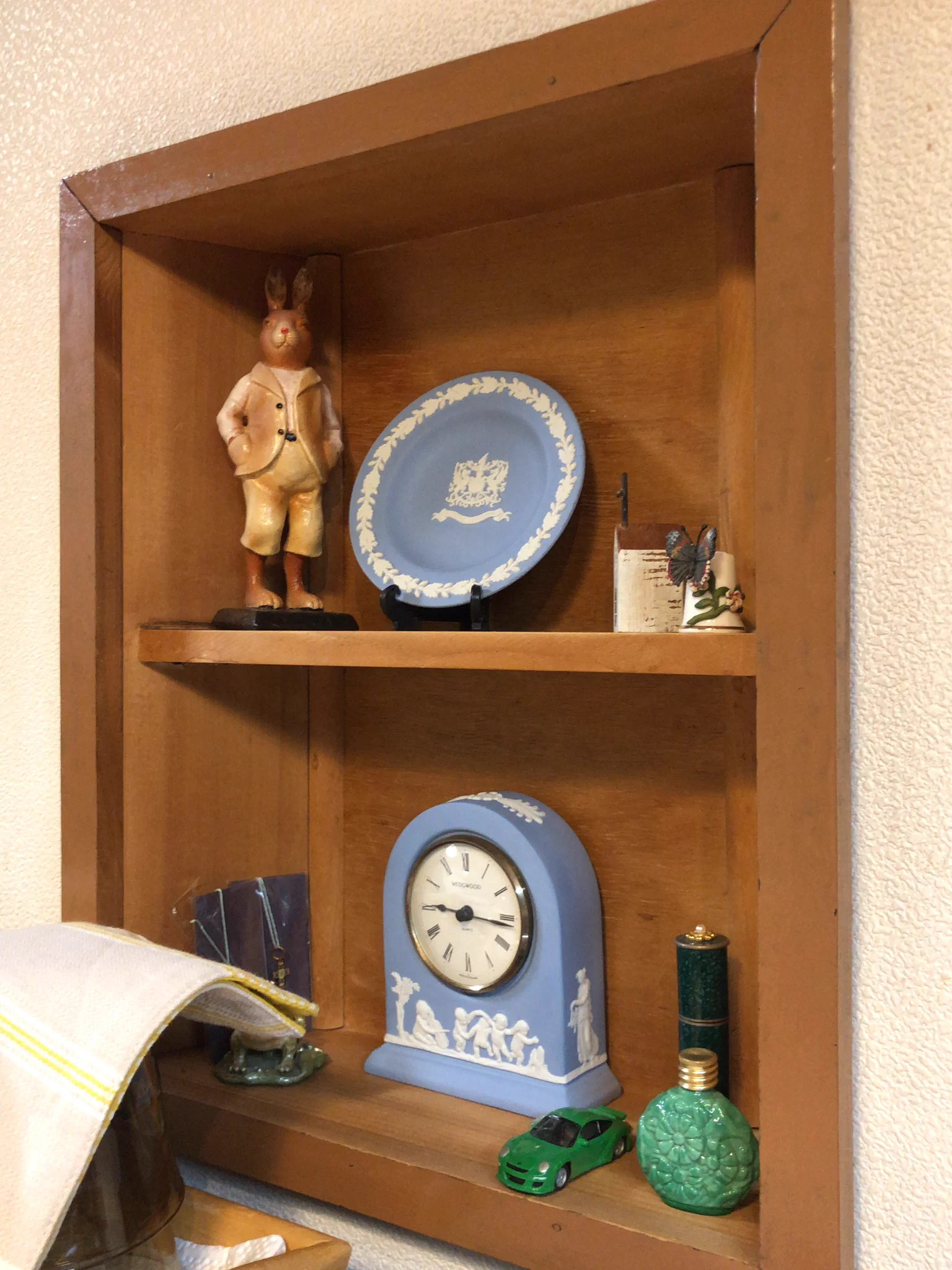 @haruk__27 我が家も父親が壁殴って穴空けてこうなりました笑 