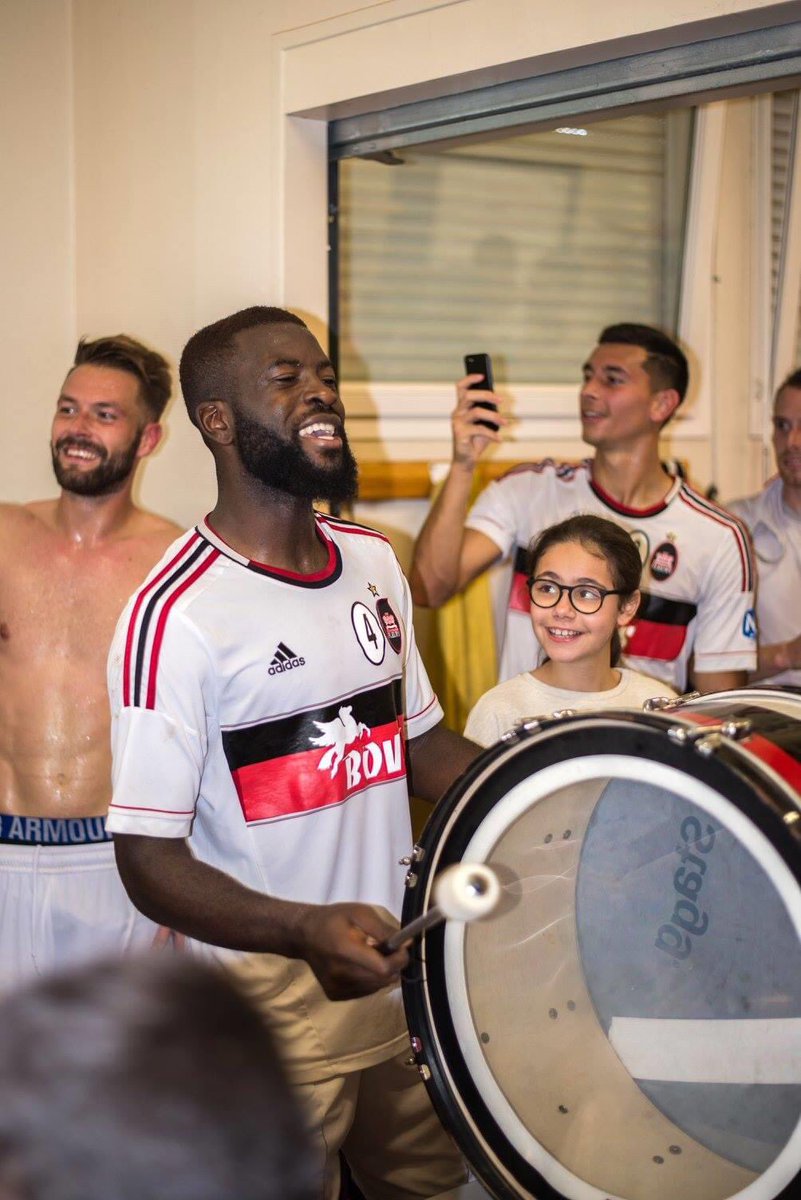 FCFleury91's tweet photo. MERCI POUR TOUT RODOLPHE ! 

⚽️ 135 matchs de N2 avec Fleury. 

À jamais un Lion 🦁⚫️🔴 https://t.co/qQAh6e5fKh