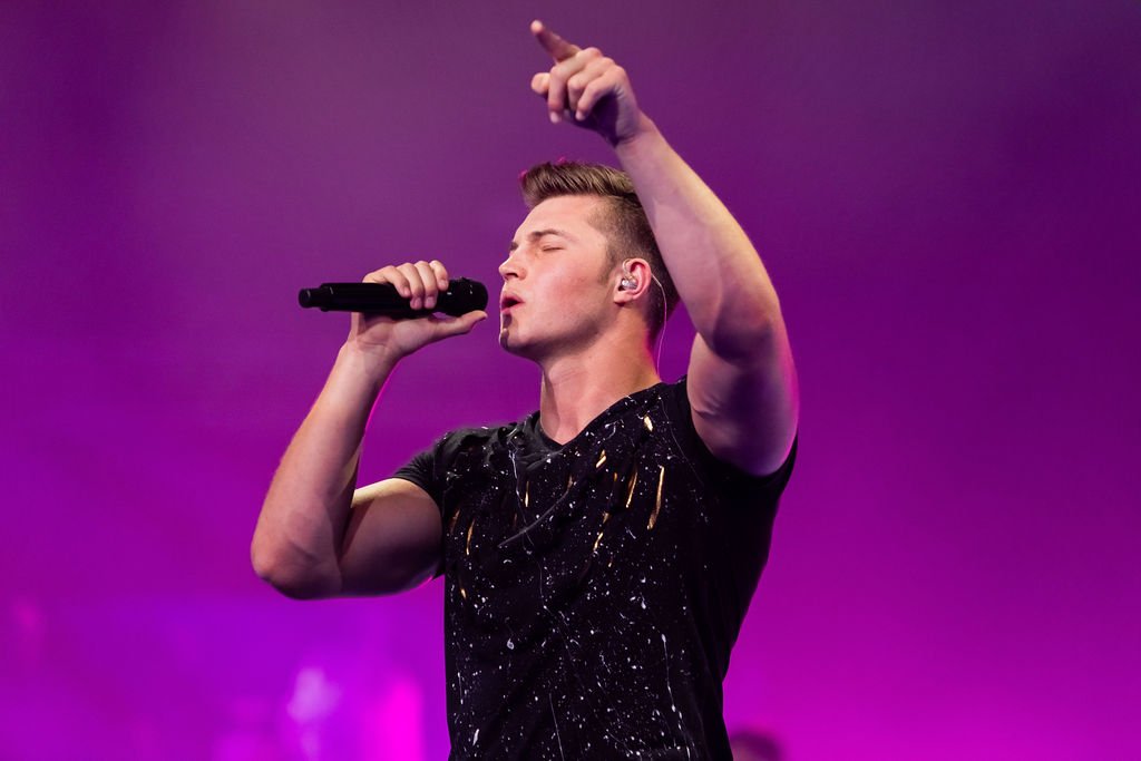 kykNETNou's tweet photo. Dans en sing asof niemand vir jou kyk nie! Vanaand in jou sitkamer met @KroneFans #krone6 om 21:00 net op #kykNETNOU! https://t.co/ZuJ1EdwNWo