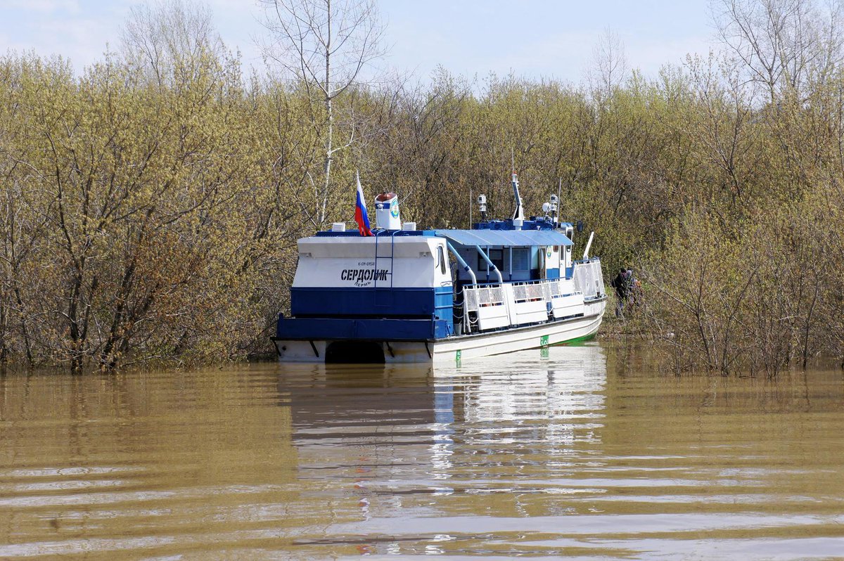 Паводок в уфе на сегодня. Остров Козарез Уфа. Переправа Козарез Уфа. Наводнение в Уфе 2020. Паводок Уфа.