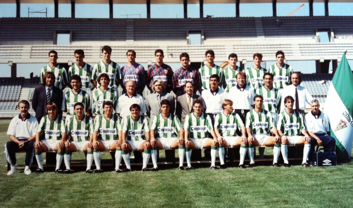 maportugal55's tweet photo. Al retirarme en la 90/ 91 asumí la Dirección Deportiva del Cordoba CF.Aquí la plantilla de la temporada 93/94 con L. Costa de entrenador y P. Campos de S.Técnico. Algunos siguen en el futbol como Directores,entrenadores,ayudantes.. Emilio Vega,R .Navarro, Ricar,Luna,Ortiz,Nandi… https://t.co/ql8Nr6LWIH