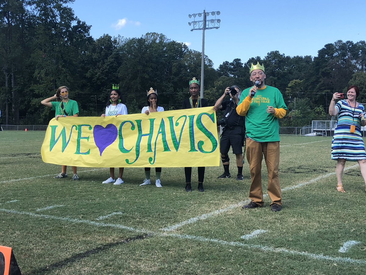 EnloeMagnetHS's tweet photo. Happy National Principal’s Day to our PROUD PRINCIPAL @wchavis! We hope you make it a #FabulousFriday and take some time to relax and enjoy your day! #thankaprincipal https://t.co/sLfgGz43VV