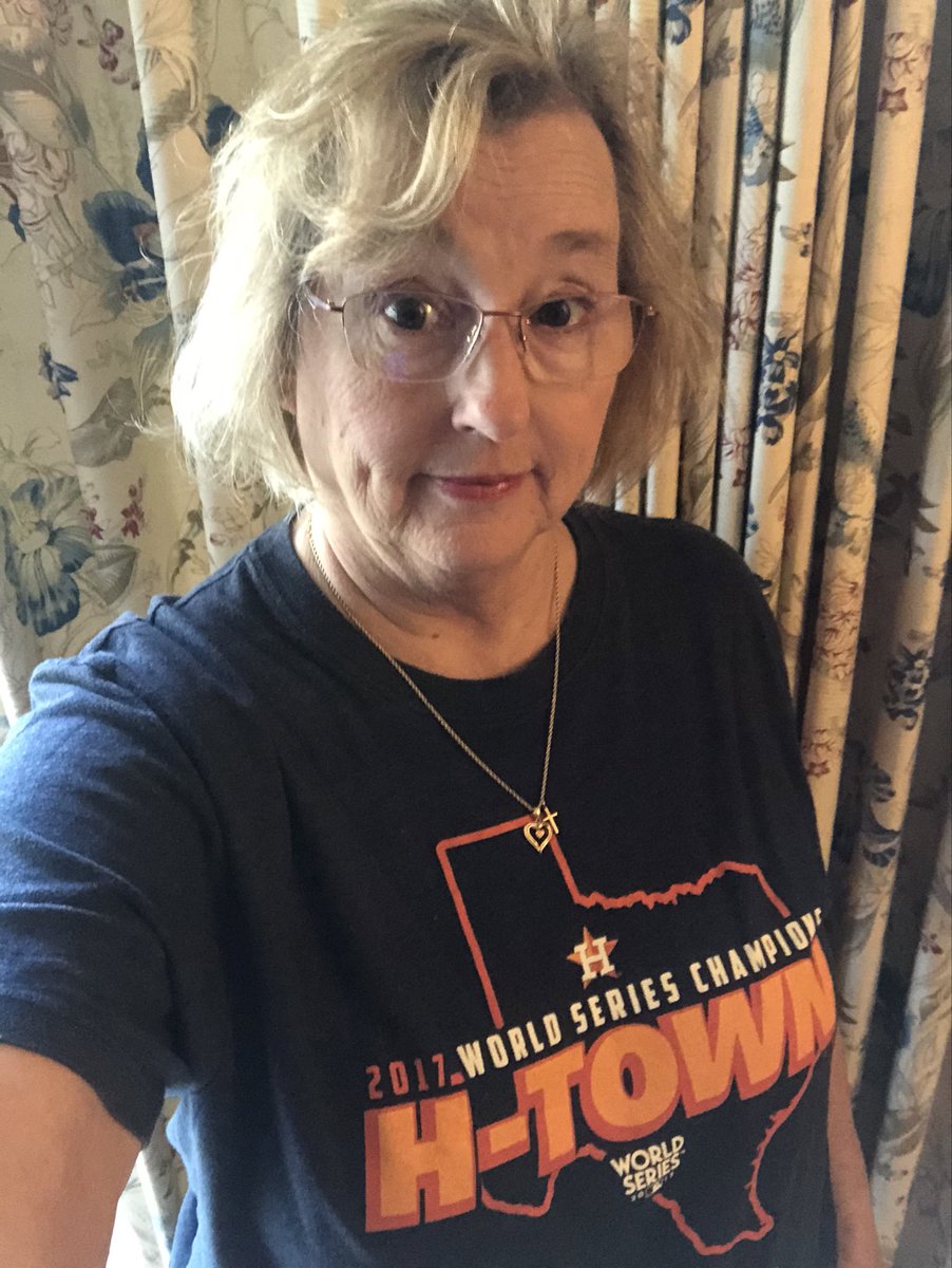 karen_janes's tweet photo. Go Houston❣️ Lions supporting our hometown teams! Sure do miss baseball! Go Landrum Lions Spirit Week Finale🦁#LANDRUMSTRONG #MissYouStro’s @CoachHoustonLMS @Samuel_Karns https://t.co/Y1aDaQh2ES