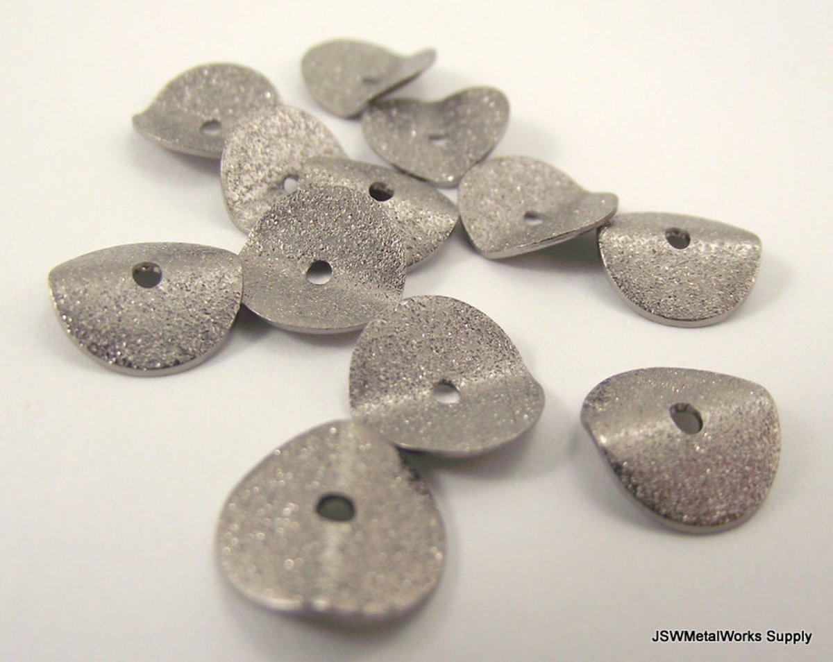 #Wavy Gunmetal Thin Accent #Spacer Rondelle #Beads
Selling quickly!

ow.ly/CHWX50zoX8f
#heishibeads #gunmetalbead #spacerbead #accentbeads #etsyshop #etsystore #etsyfinds #jswmetalworkssupply #jewelrysupplies #jewelrysupply #DIY #jewelryDIY #supplies