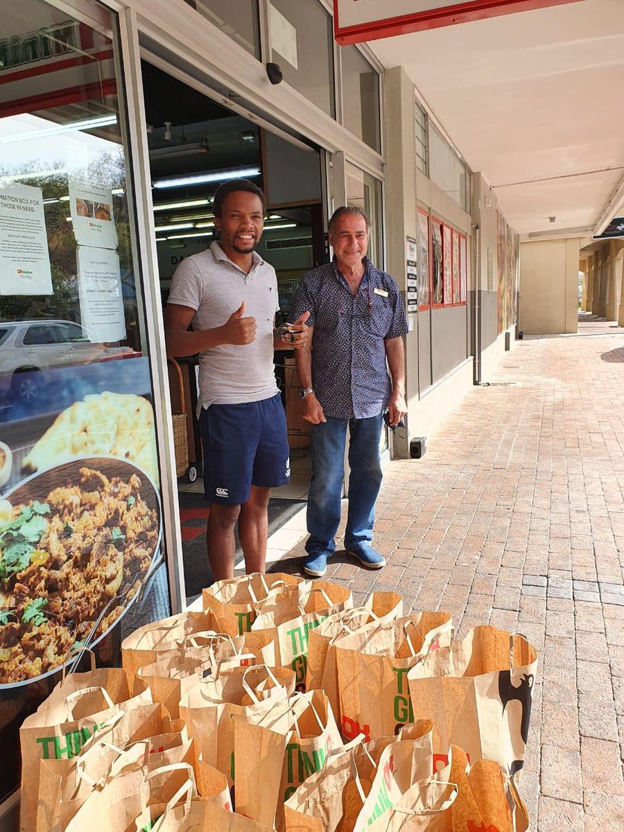 mitsu_motors's tweet photo. .@RasivhengeRasta and @RainbowRHB  are using his Mitsubishi ASX Sport to deliver food parcels, provided by the local OK store, to the disadvantaged in Cape Town. Thank you for doing great community work! #MitsubishiSARugby @frontrowmatt @SHADOWBALLteam https://t.co/eO4afbICAh