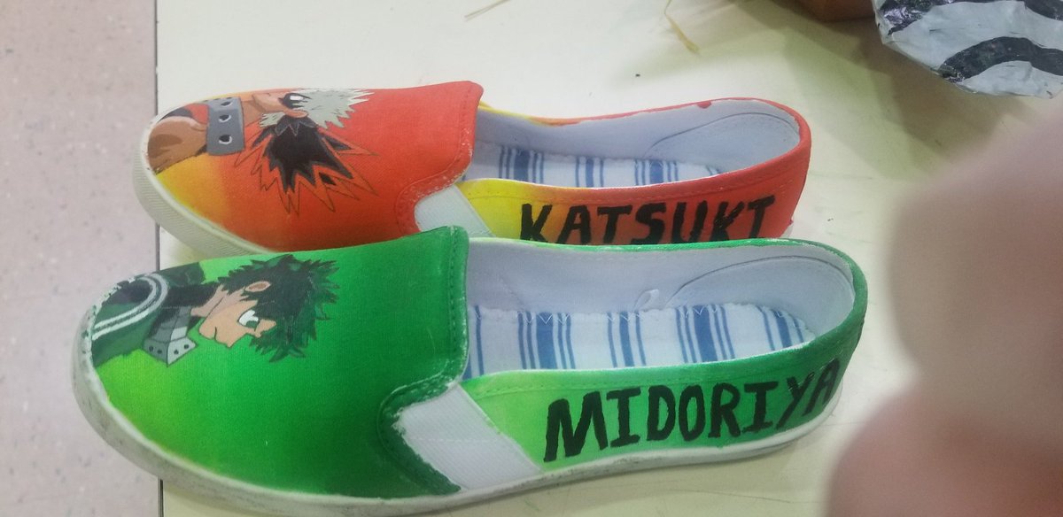 augustiniakart's tweet photo. A very talented 7th grader painted Walmart shoes. Amazing details! Can't wait to return them to her! https://t.co/bcOzA0Vktp
