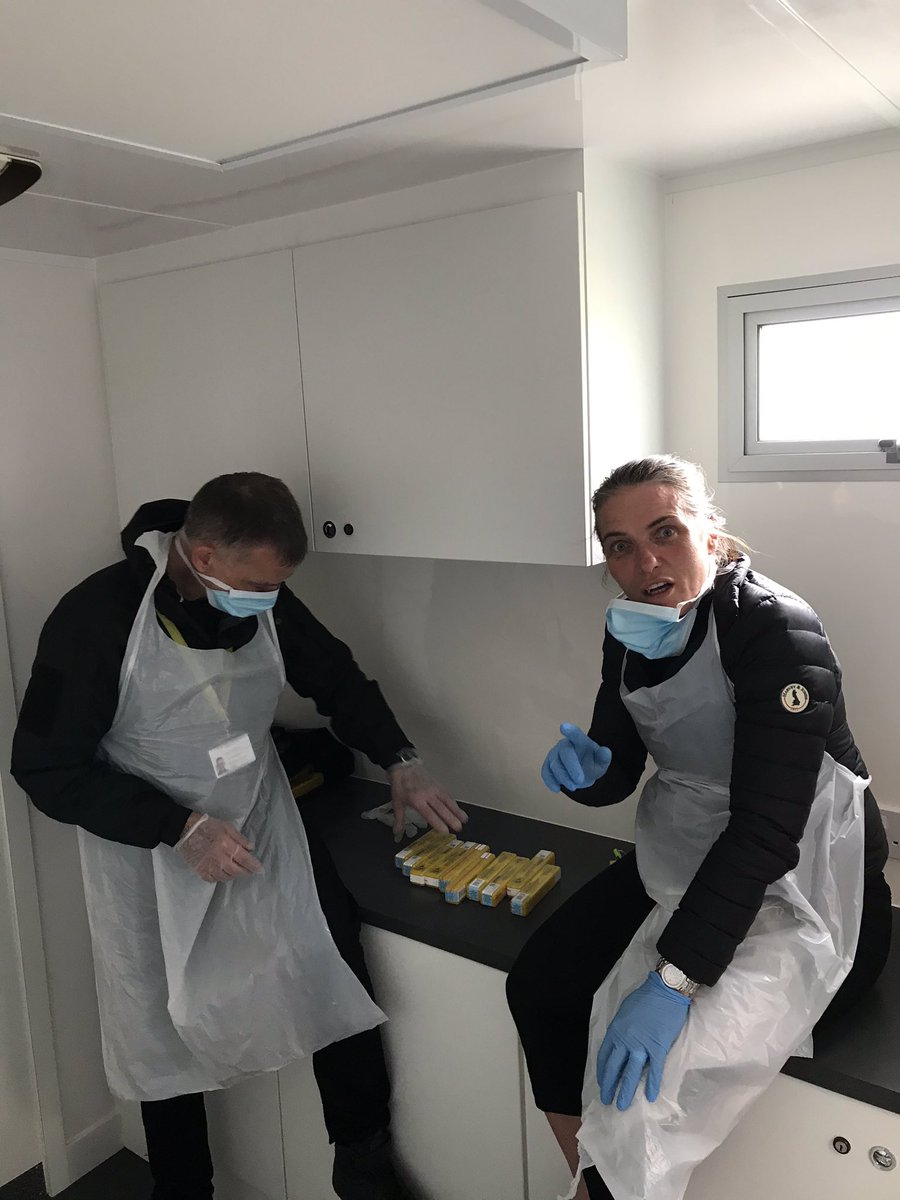 EDaggers's tweet photo. YES! The needle EX van is on a road trip in Preston 🙌 NEX, Naloxone and Toiletries for our guys n gals. Love these women, love my team. ❤️ @InspireLancs @MarkMoodyCGL @RRR_LUF @DrBijral @ChrisLee1972 https://t.co/KPdHAXarCq