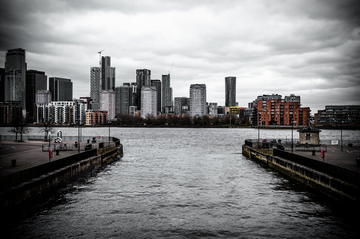 [THREAD]  #PictureOfTheDay 1st May 2020: The Docks  https://sw1a0aa.pics/2020/05/01/the-docks/