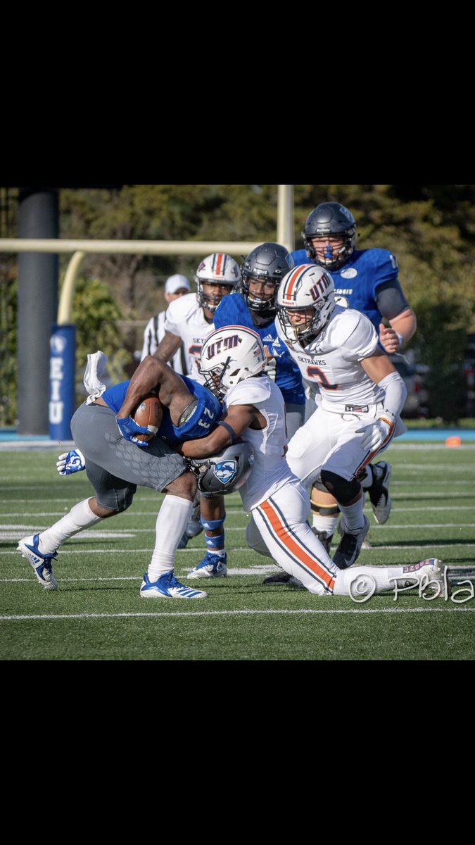 🗣 #FridayFlex!!! 

#21Skyhawks #Skyhawks🔶🔷 @coachtj_jeff44 @coachhillz @CoachOzUTM @CoachTaylorUTM 
@chris_polizzi @UTM_FOOTBALL