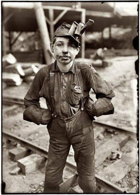 Ekmek pahalı, emek ucuzdu.

Tolstoy