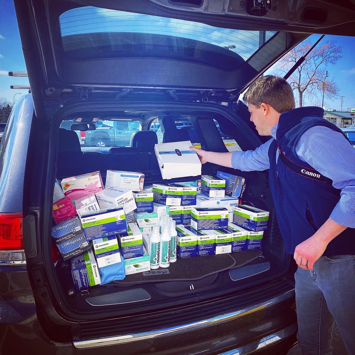 Creighton University students, faculty, staff and alumni are stepping up to ensure the nation’s health care workers stay protected with adequate PPE. 
creigh.to/2VUGf0V