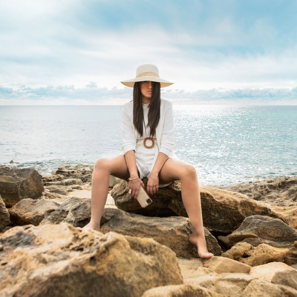 GreenwichMMXV's tweet photo. Join us for our Spring Sale. Up to 70% off the finest leather tech accessories that money can buy. 🖤 https://t.co/jIOJytVPCv https://t.co/H96NO3vrxQ