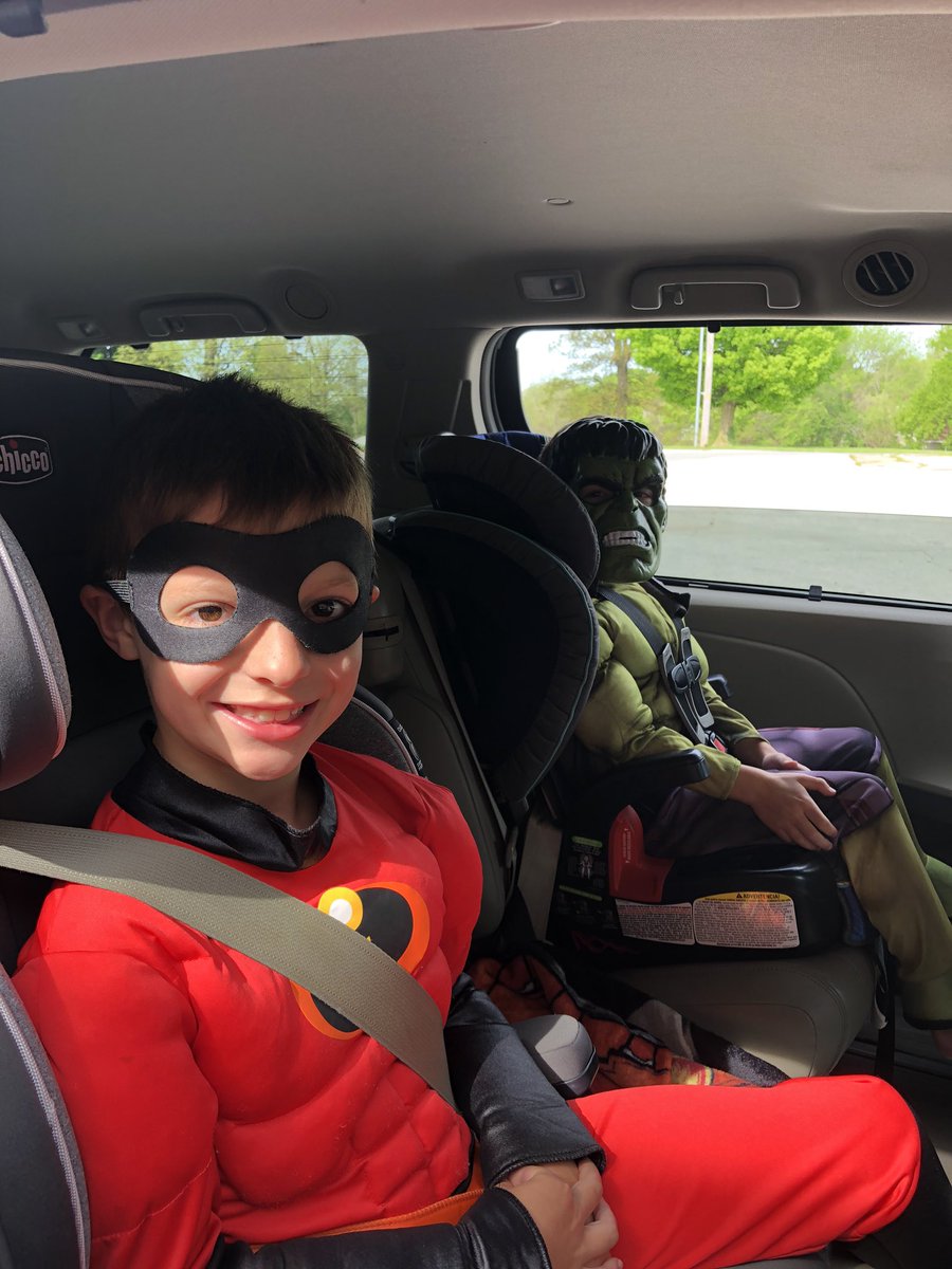 PierceCity_R6's tweet image. We had some Super Heroes come pick up food this morning to honor our great Kitchen Staff!  #pcmo